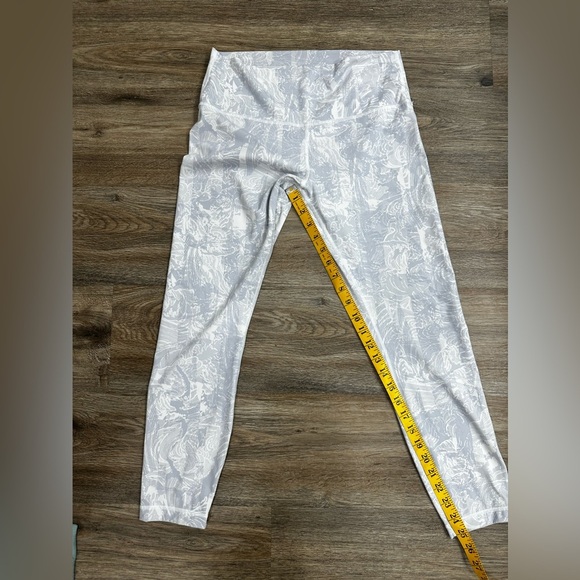 Lululemon Wunder Under High-Rise Tight 25" Size 10 - Picture 8 of 8